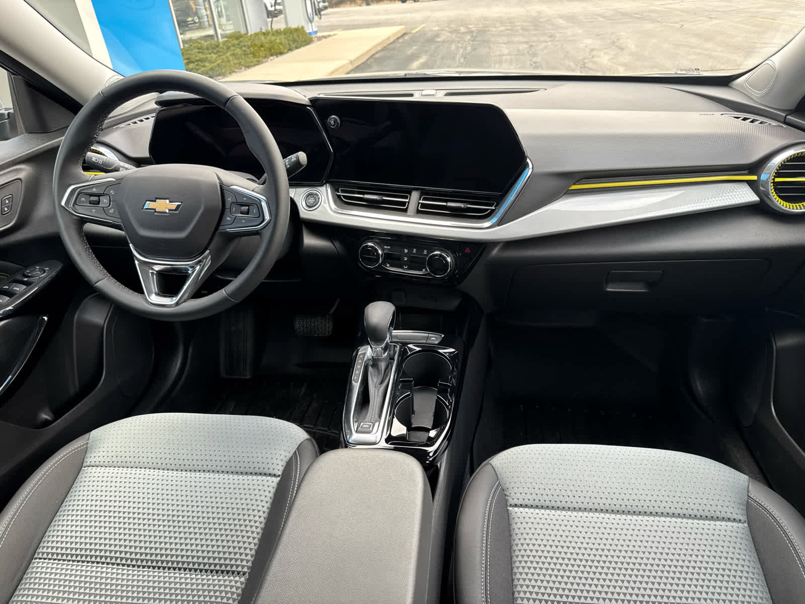Used 2025 Chevrolet Trax LT w/ Driver Confidence Package FWD image 6