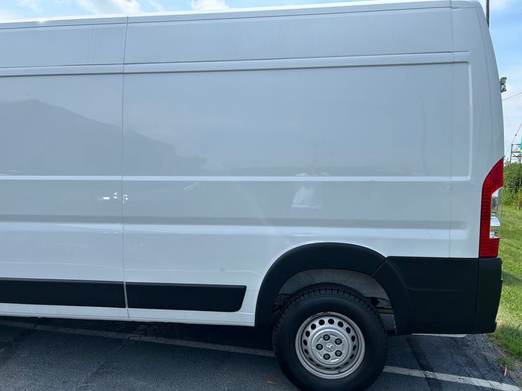 Used 2025 RAM ProMaster 2500 w/ Convenience Group FWD image 4