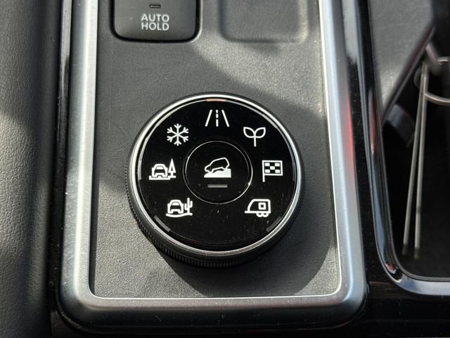 Used 2024 Nissan Pathfinder SL image 23