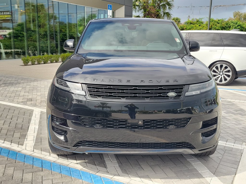 Certified 2024 Land Rover Range Rover Sport SE AWD/4WD image 8