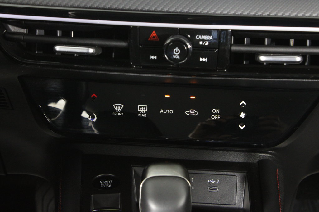 Certified 2025 Nissan Kicks SR FWD image 22
