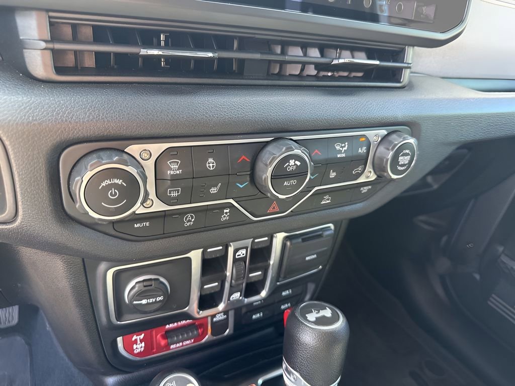 Used 2024 Jeep Wrangler Willys image 36