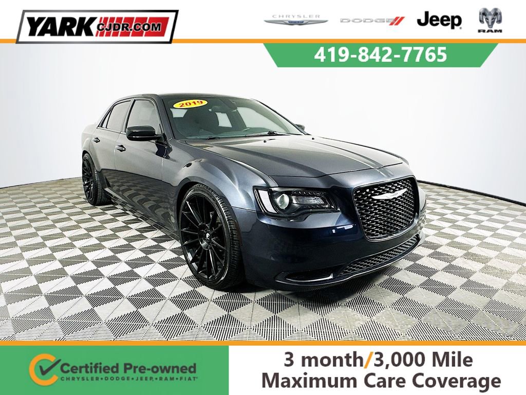 Used 2019 Chrysler 300 Touring w/ Sport Appearance Package image 1