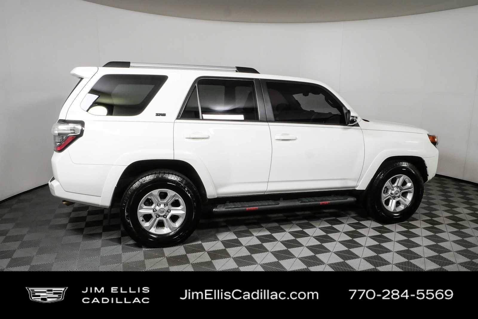 Used 2023 Toyota 4Runner SR5 Premium w/ Moonroof Package RWD image 2