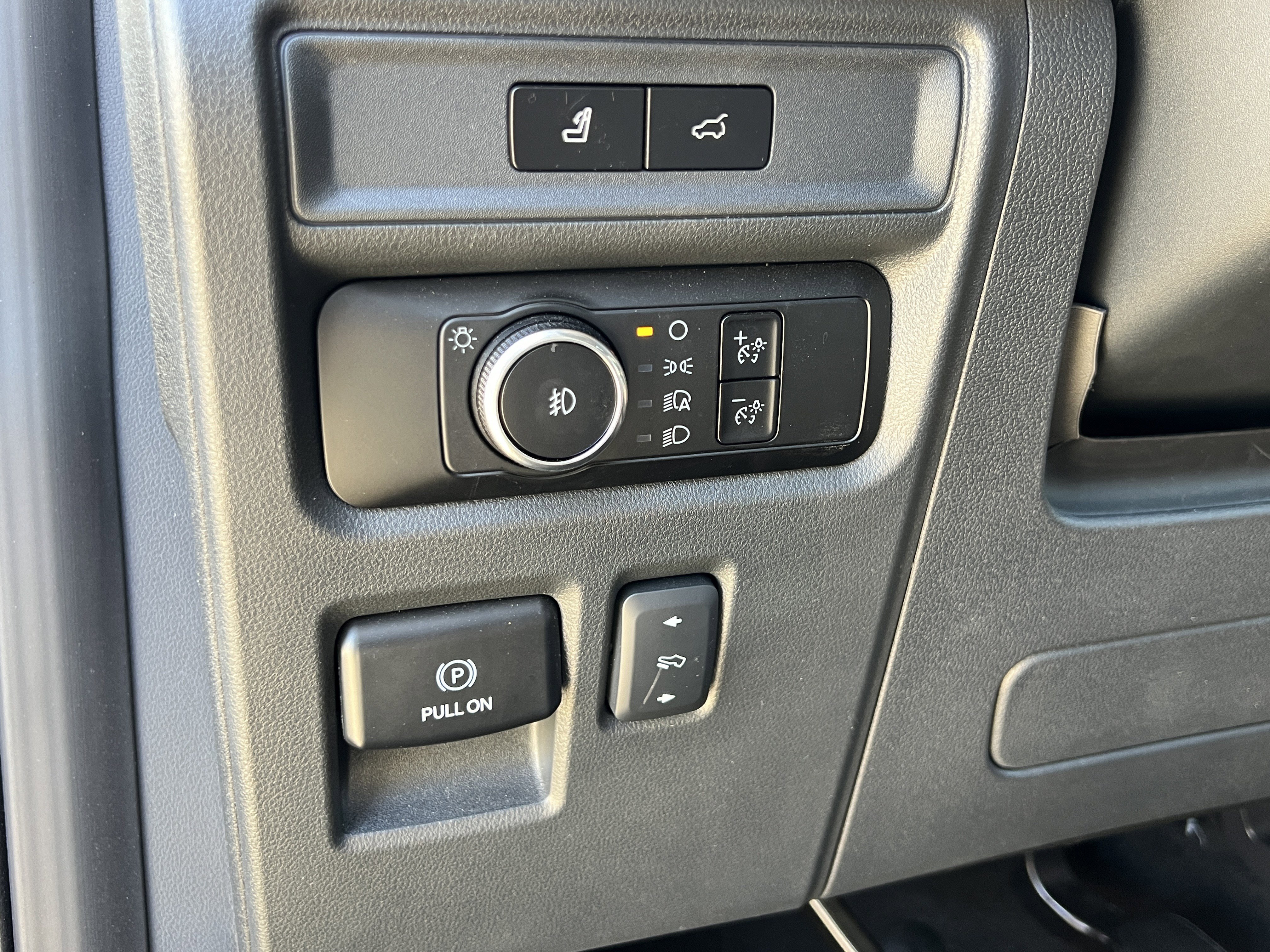 Used 2024 Ford Expedition Limited image 22