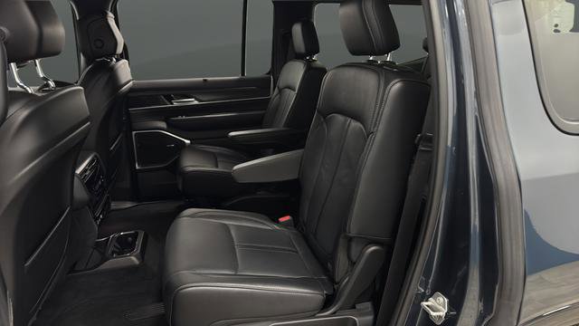 Used 2024 Jeep Wagoneer Series II w/ Convenience Group I image 13