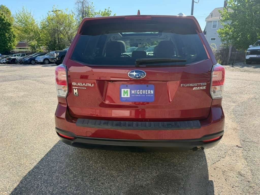 Used 2017 Subaru Forester 2.5i Premium AWD/4WD image 5