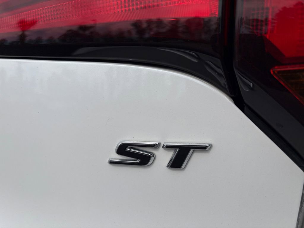 Used 2022 Buick Encore GX Select w/ Sport Touring Package image 9