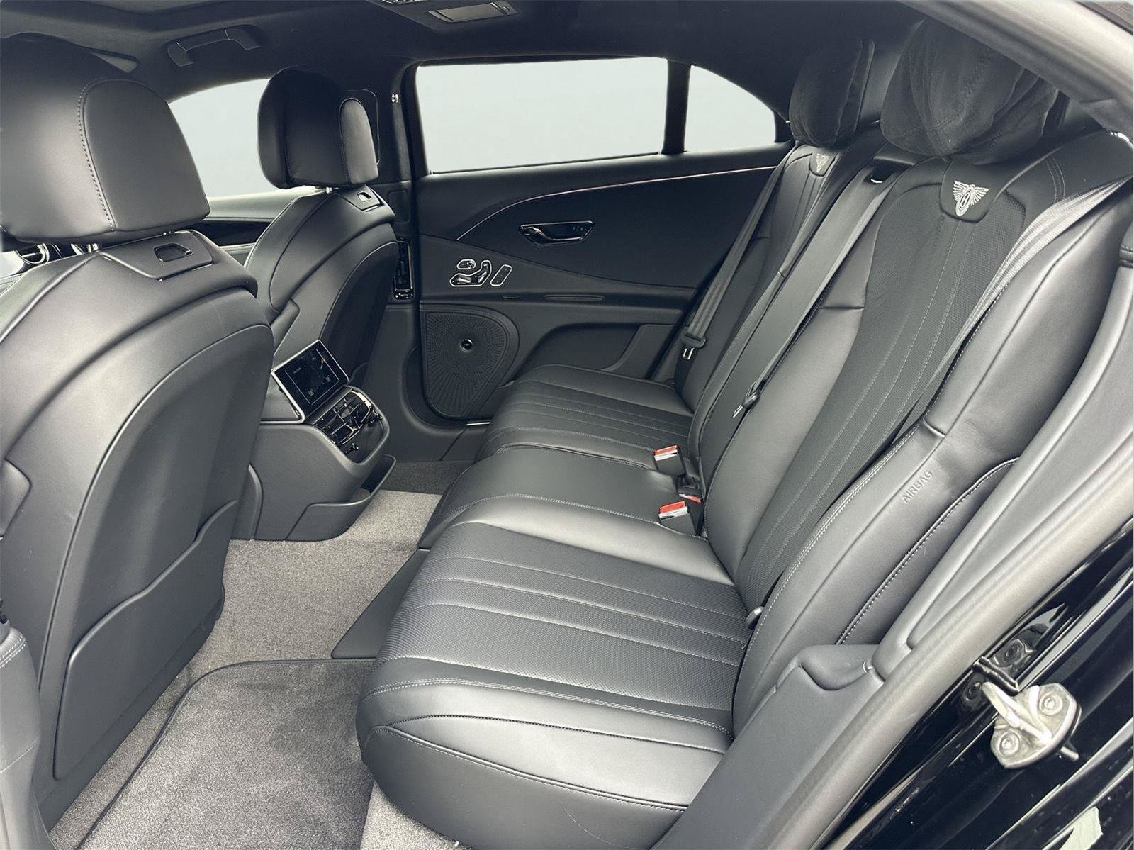 New 2026 Bentley Flying Spur V8 AWD/4WD image 31