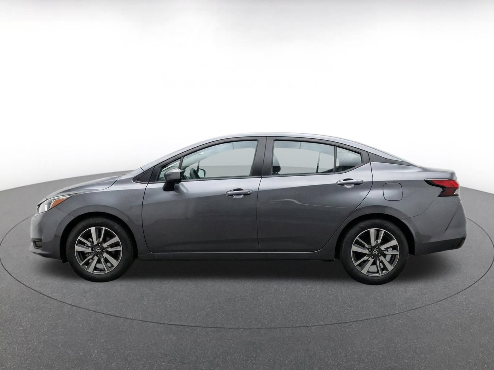 Used 2025 Nissan Versa SV FWD image 4