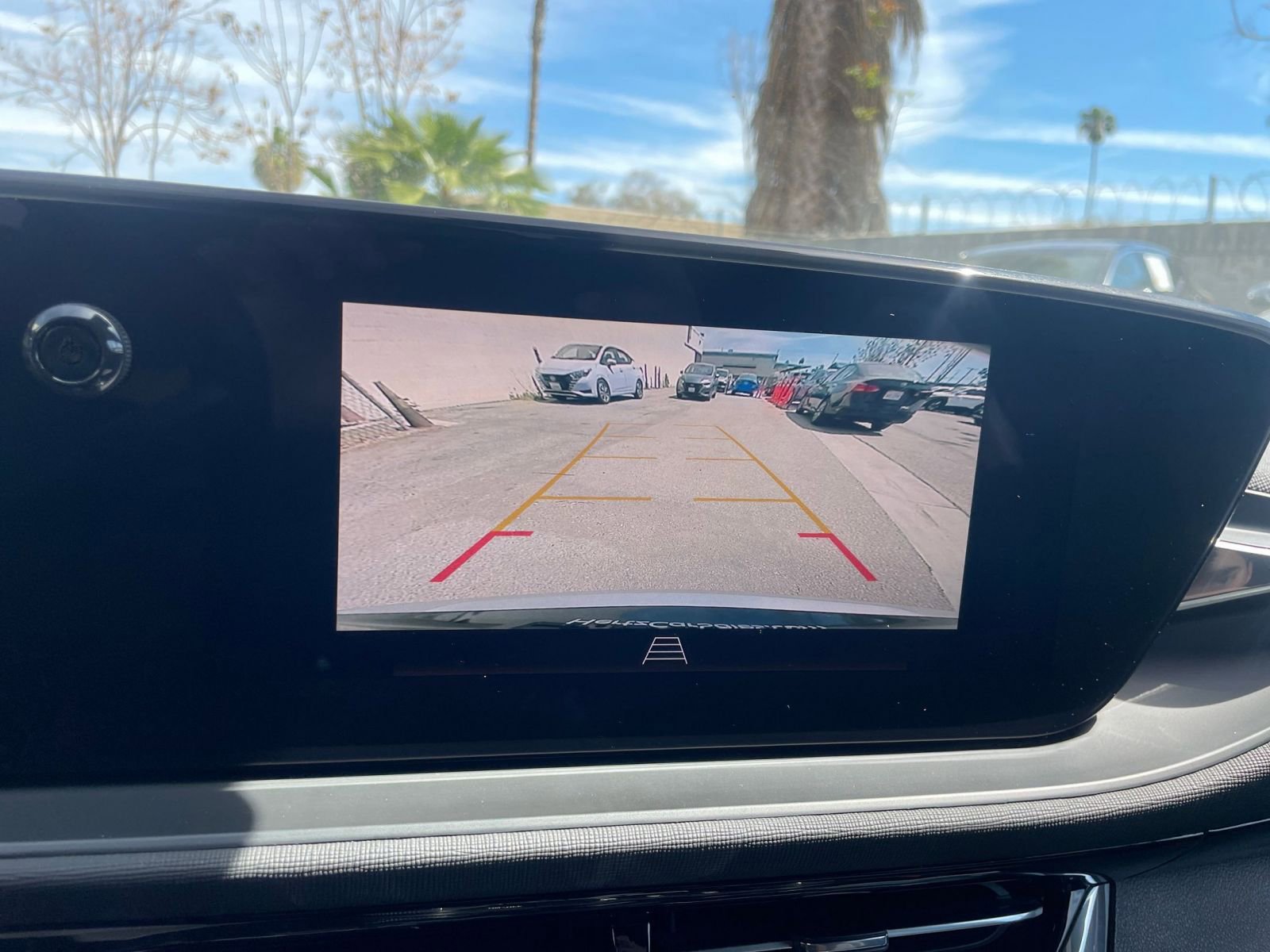 Used 2025 Buick Envista Sport Touring image 24