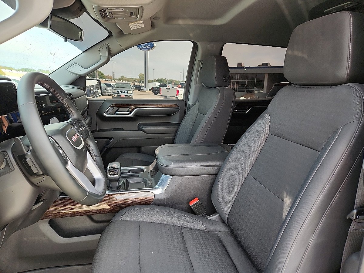 Used 2024 GMC Sierra 1500 Elevation w/ Preferred Package image 7