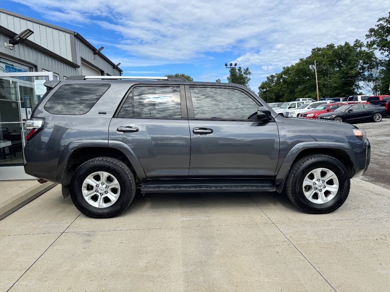 Used 2021 Toyota 4Runner SR5 Premium w/ Moonroof Package AWD/4WD image 9