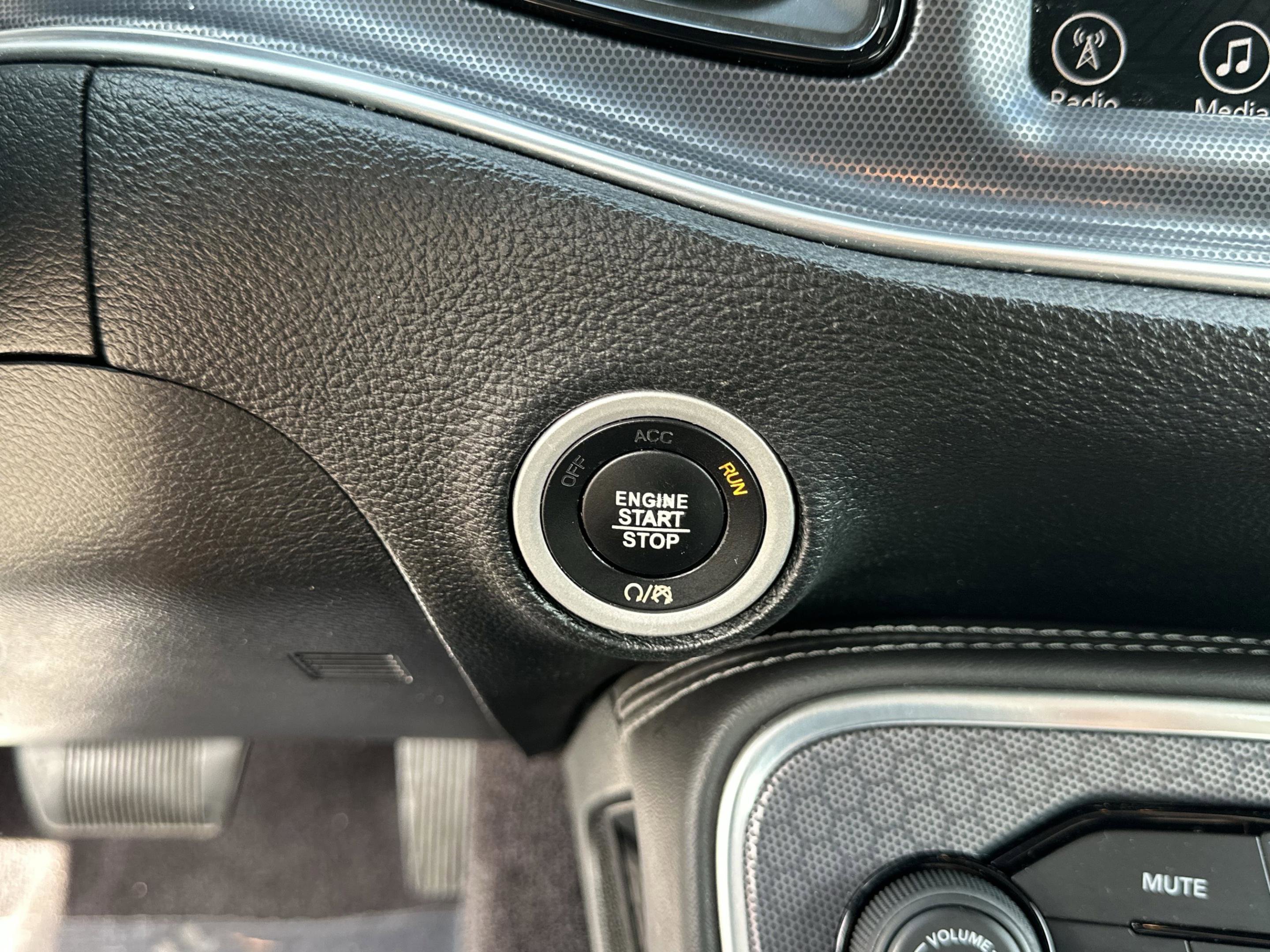 Used 2017 Dodge Challenger GT w/ Technology Group image 27
