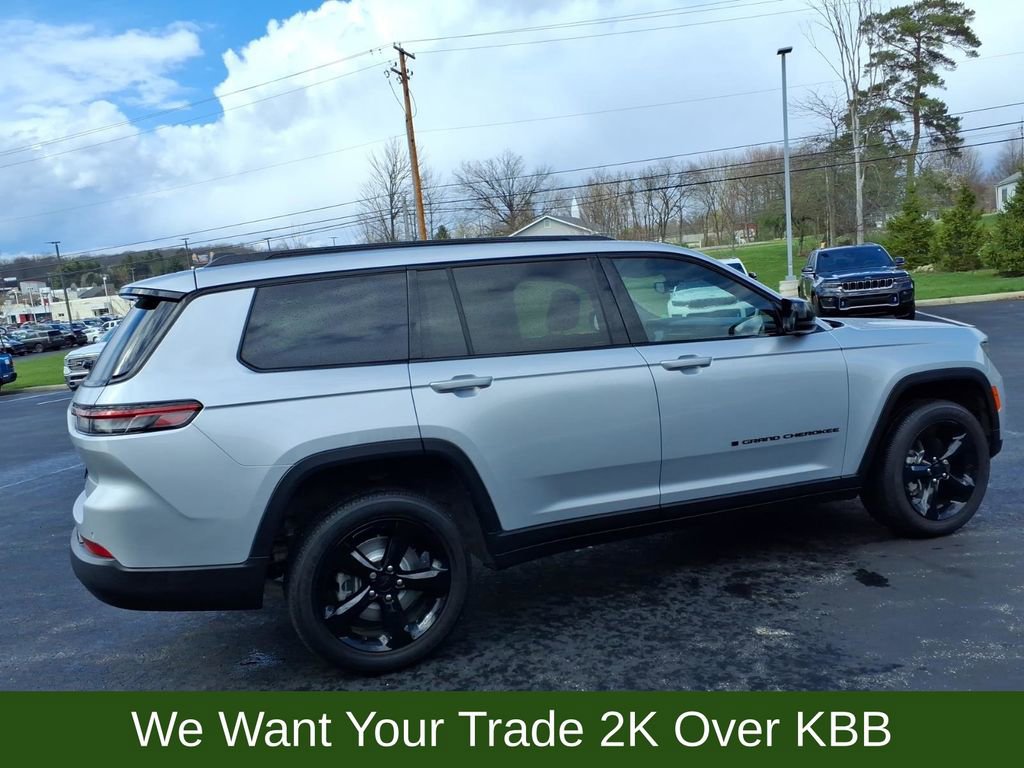 Used 2024 Jeep Grand Cherokee L Altitude image 7