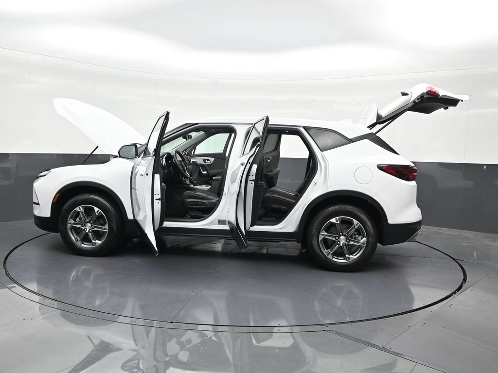 Used 2024 Chevrolet Blazer LT FWD image 38