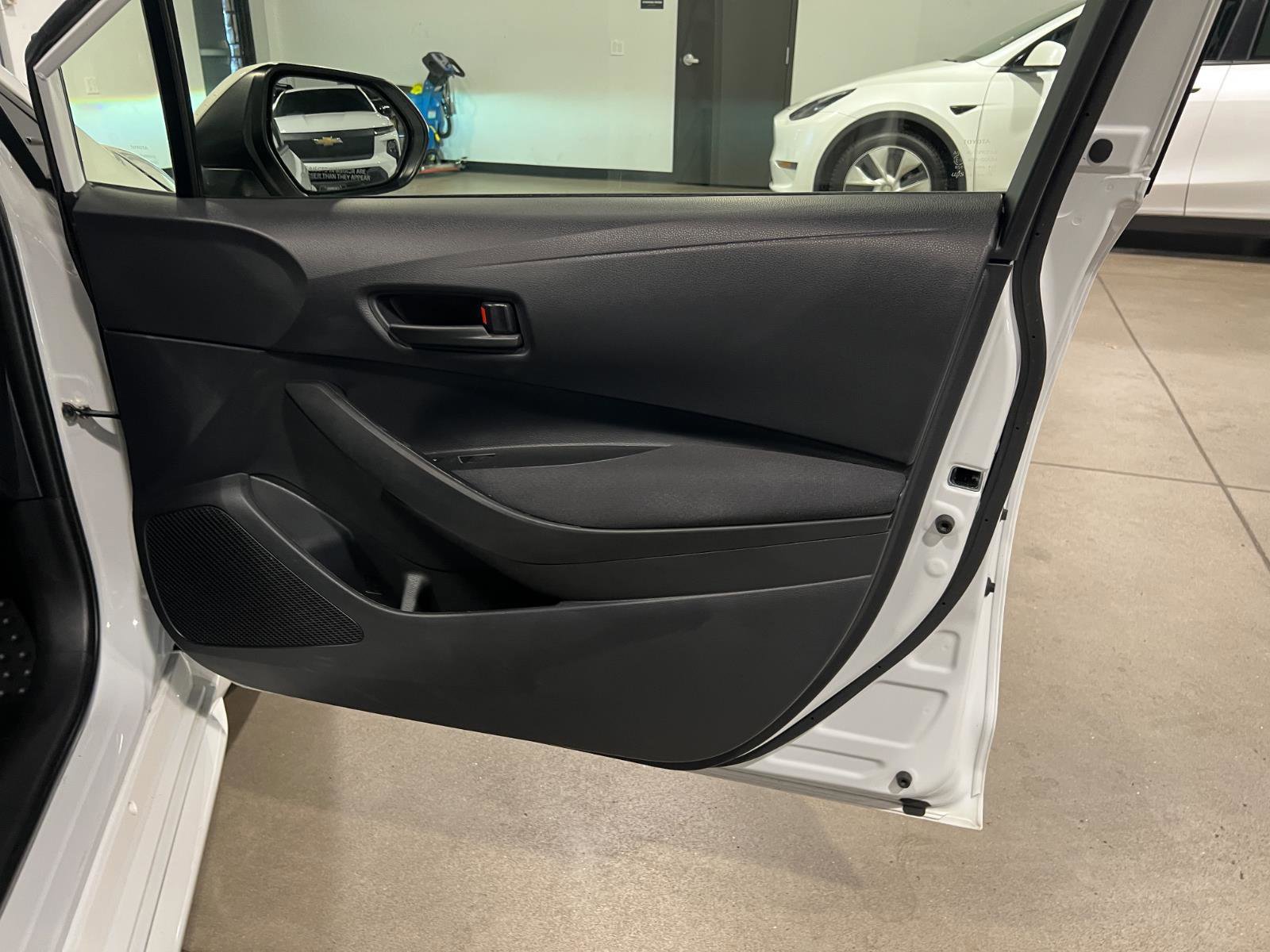 Used 2023 Toyota Corolla LE image 34