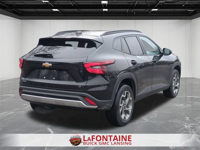 Used 2025 Chevrolet Trax LT FWD image 8