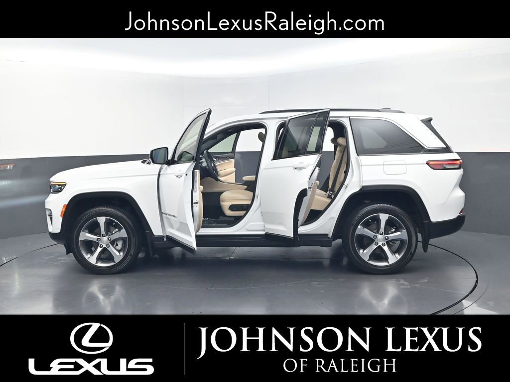 Used 2024 Jeep Grand Cherokee Limited w/ Luxury Tech Group II image 35