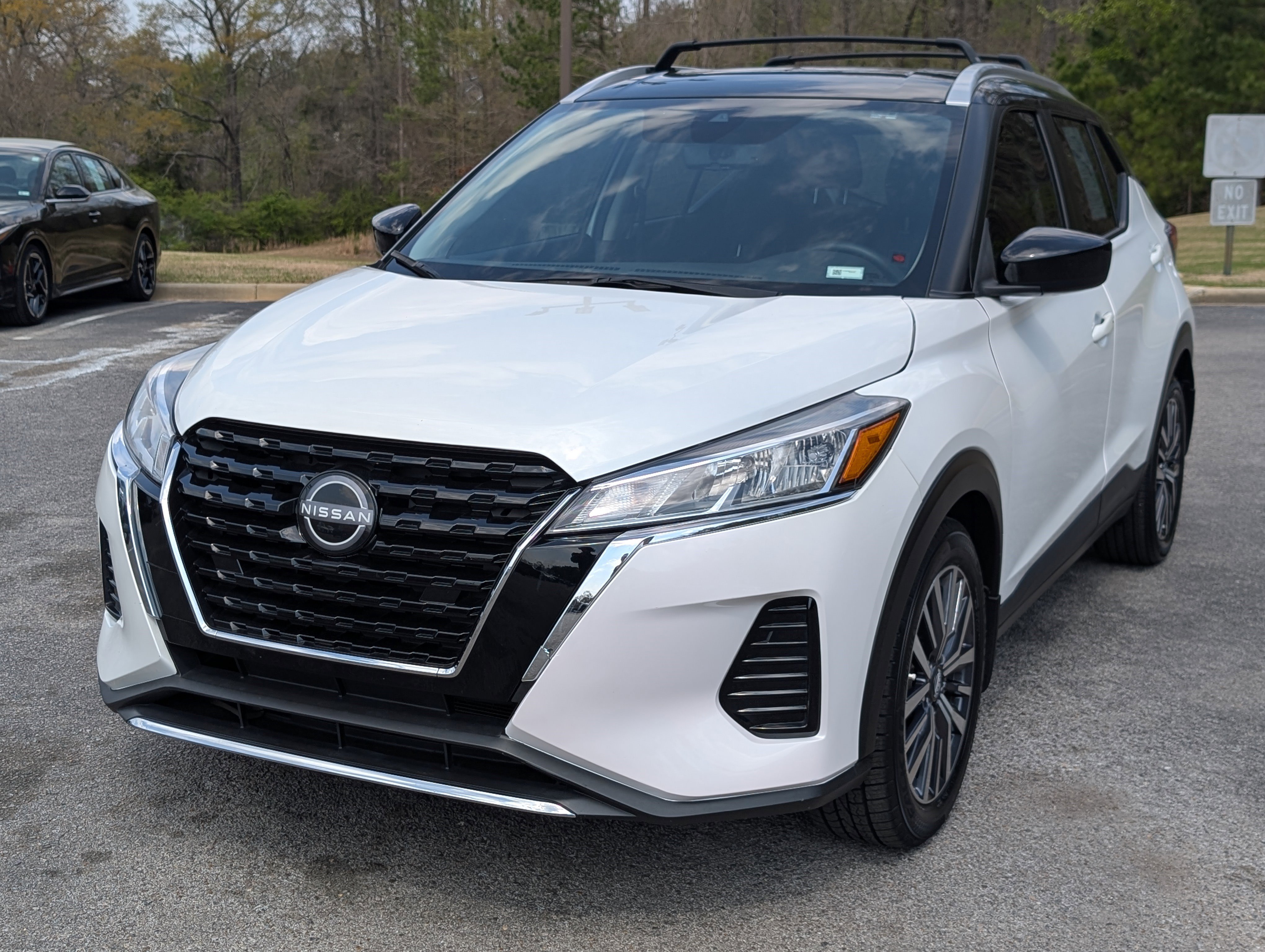 Used 2023 Nissan Kicks SV w/ Interior Electronics Package FWD image 5