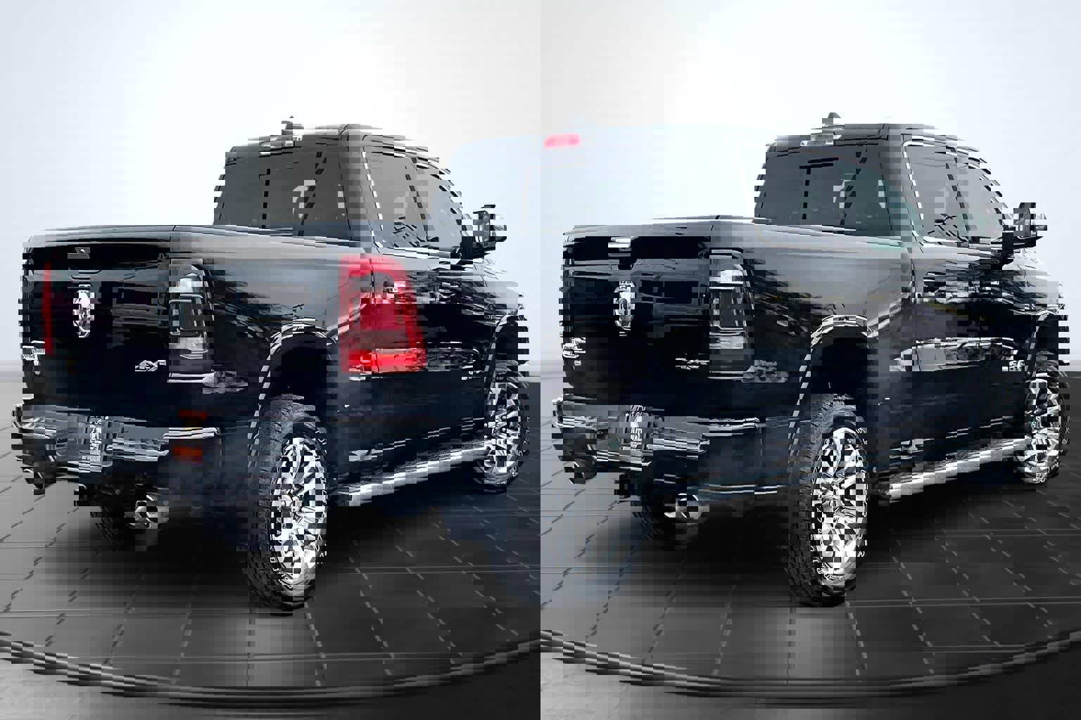 Used 2022 RAM 1500 Limited w/ Body-Colour Bumper Group image 23