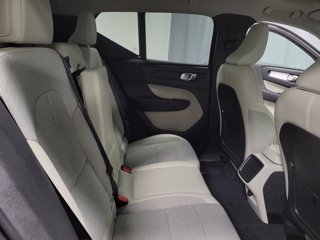 Used 2020 Volvo XC40 T5 Momentum w/ Protection Package Premier AWD/4WD image 29