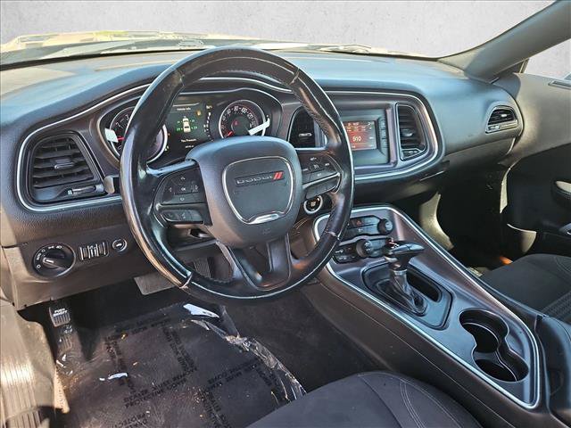 Used 2016 Dodge Challenger SXT RWD image 9