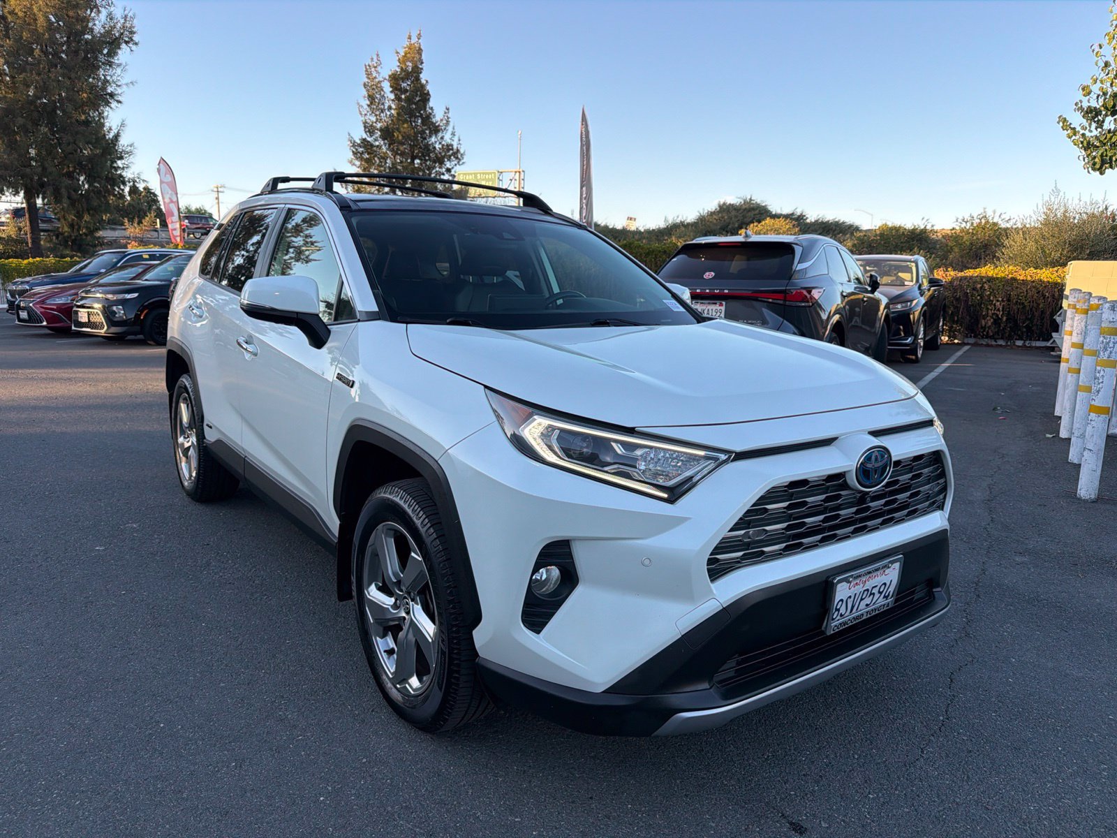 Used 2020 Toyota RAV4 Limited AWD/4WD image 2