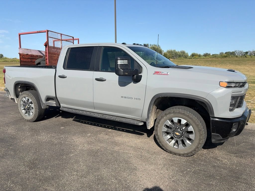 Used 2025 Chevrolet Silverado 2500 Custom w/ Custom Value Package AWD/4WD image 3