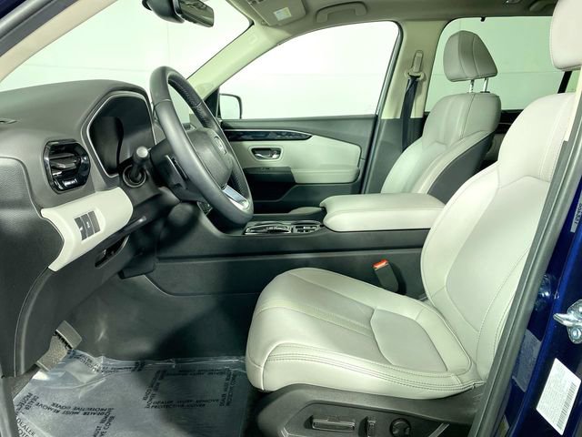 Used 2025 Honda Pilot Touring image 4