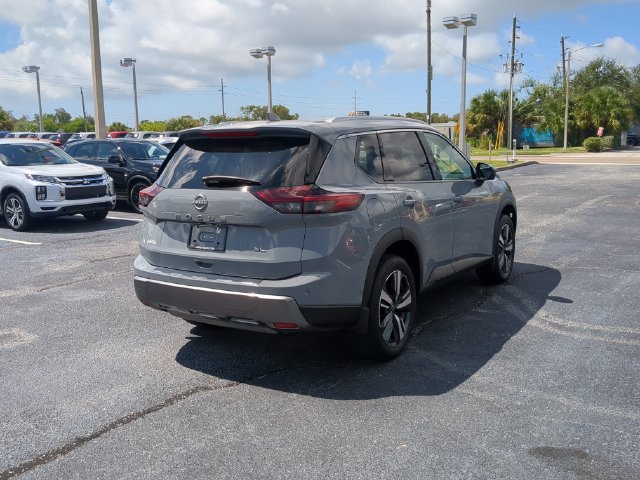 Used 2024 Nissan Rogue SL w/ SL Premium Package FWD image 6