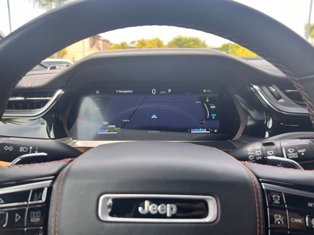 Used 2022 Jeep Grand Cherokee Summit AWD/4WD image 3