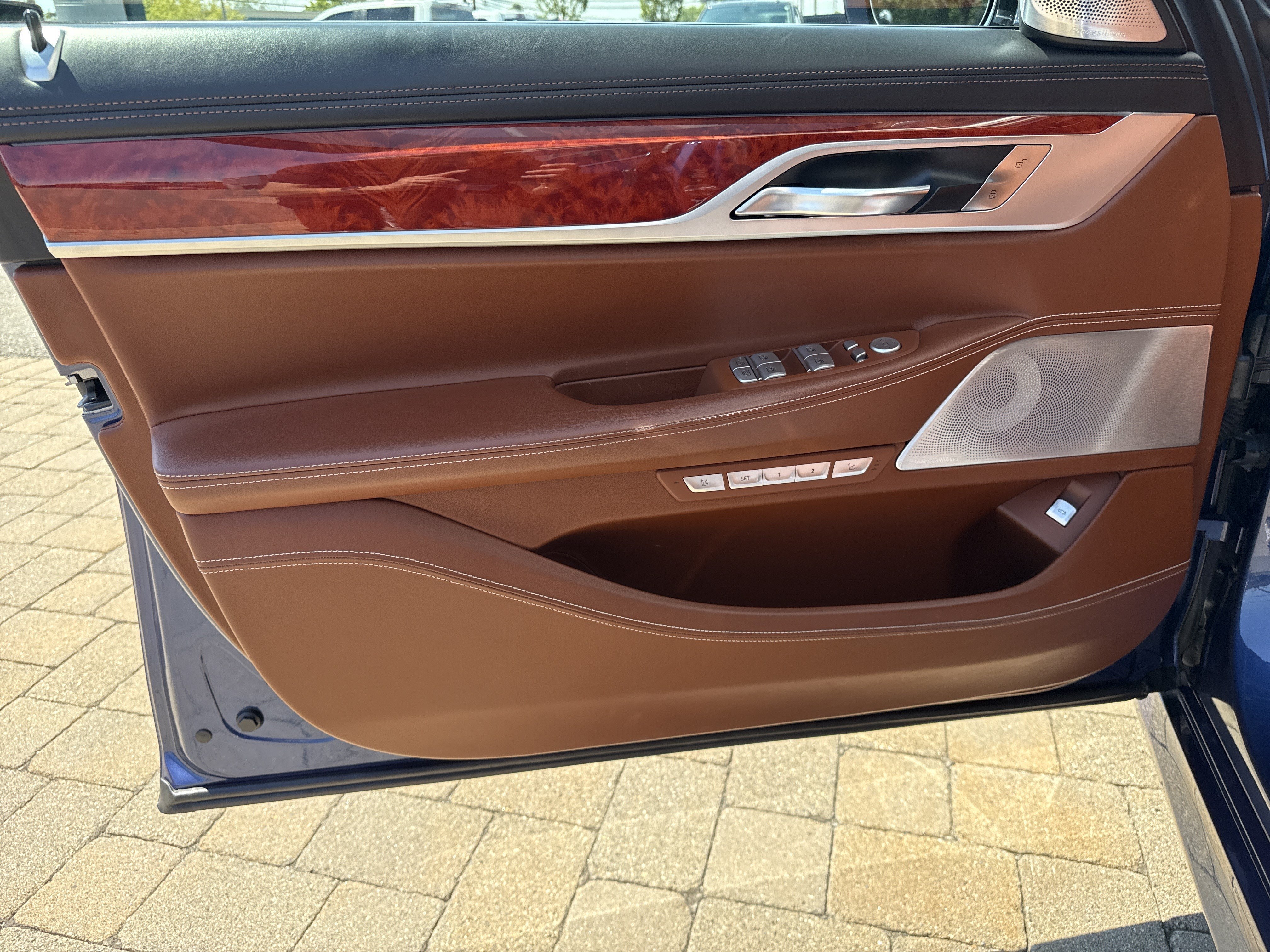 Used 2018 BMW ALPINA B7 xDrive AWD/4WD image 12