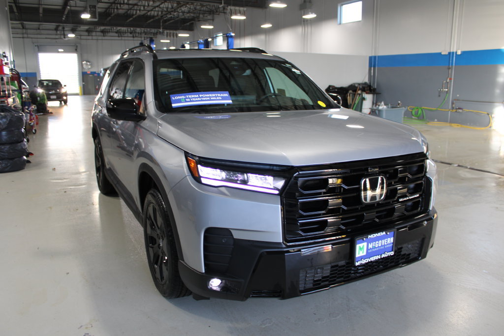 New 2026 Honda Pilot Black Edition image 4
