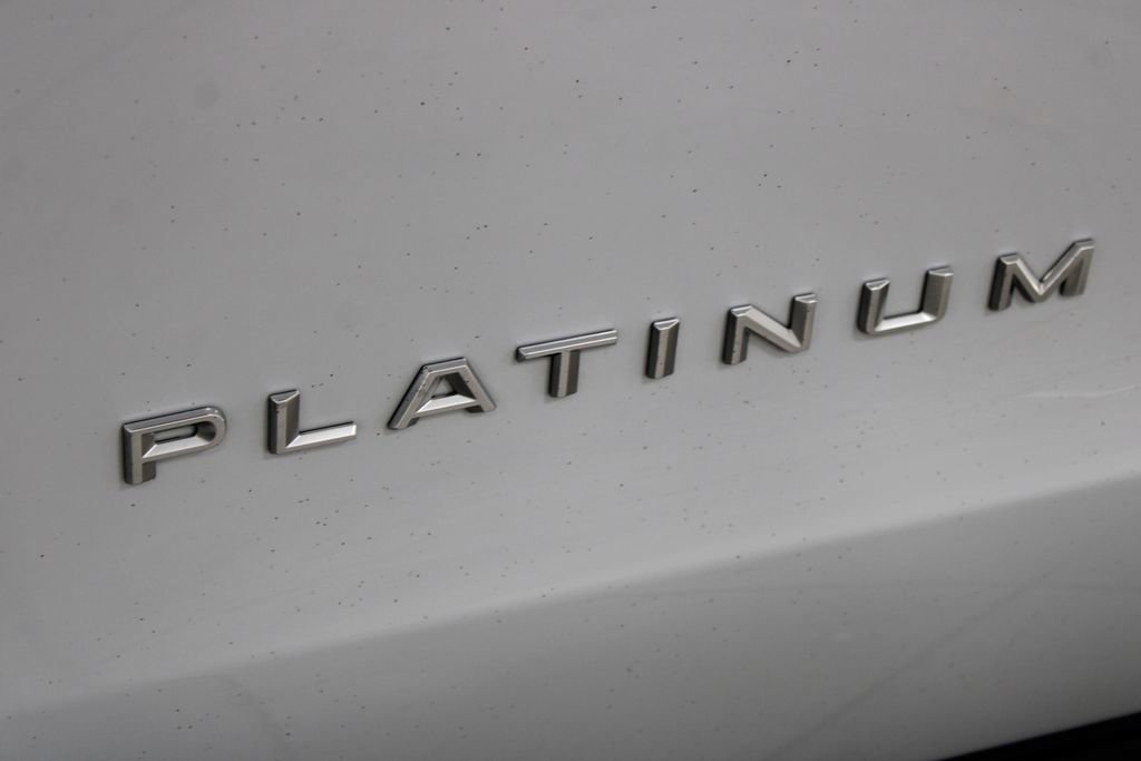 Used 2025 Ford Expedition Platinum AWD/4WD image 16