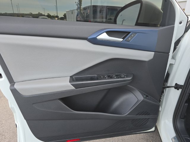 Used 2022 Volkswagen Taos SE FWD image 13