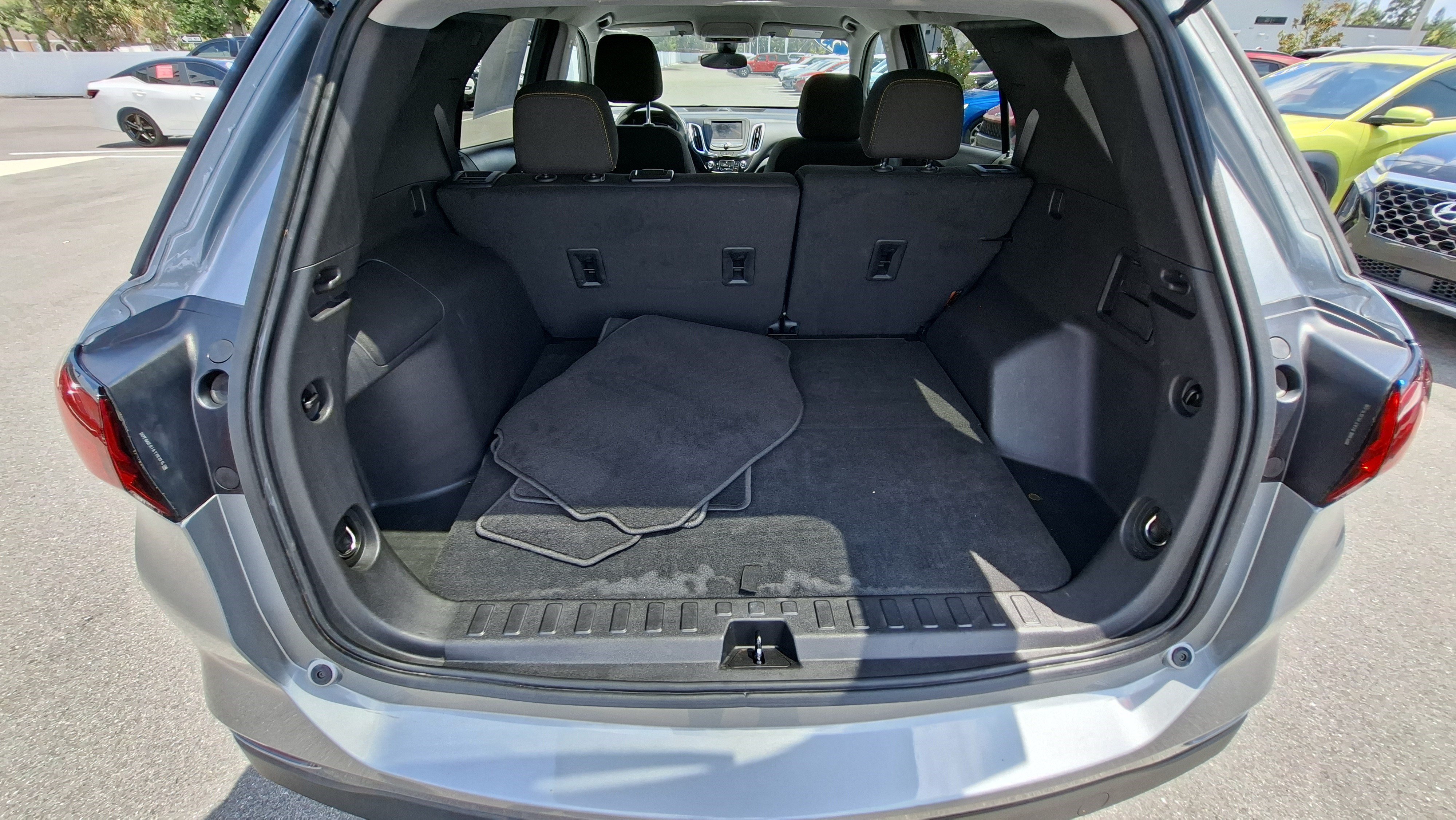 Used 2023 Chevrolet Equinox LT AWD/4WD image 21
