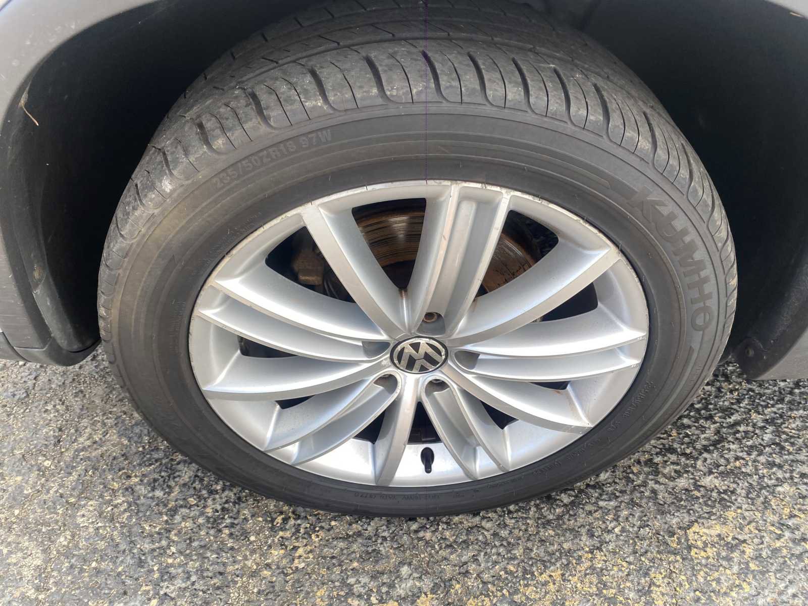 Used 2012 Volkswagen Tiguan SE image 34