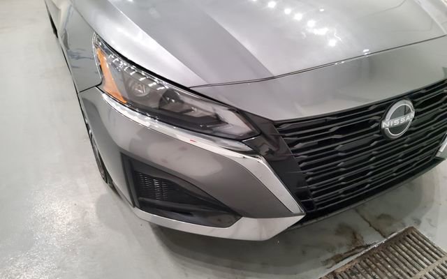Used 2025 Nissan Altima 2.5 SV FWD image 8