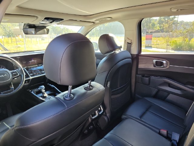 Used 2022 Kia Sorento S w/ Panoramic Sunroof Package AWD/4WD image 12