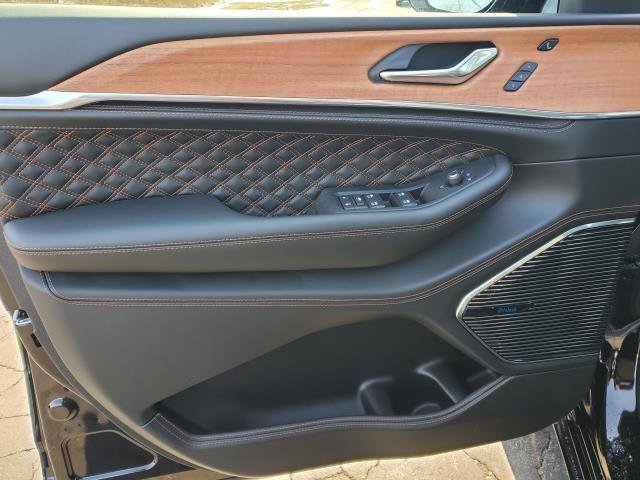 New 2026 Jeep Grand Cherokee Summit w/ Adv Protech Group IV image 20