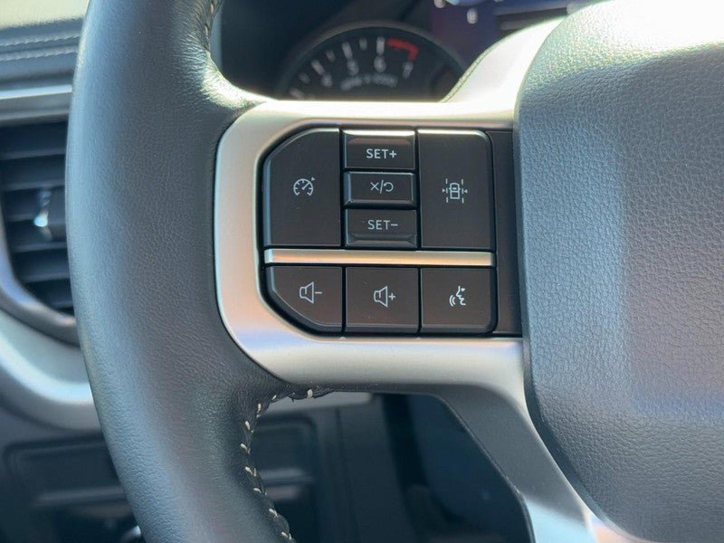 Used 2024 Ford Expedition Max XLT AWD/4WD image 24
