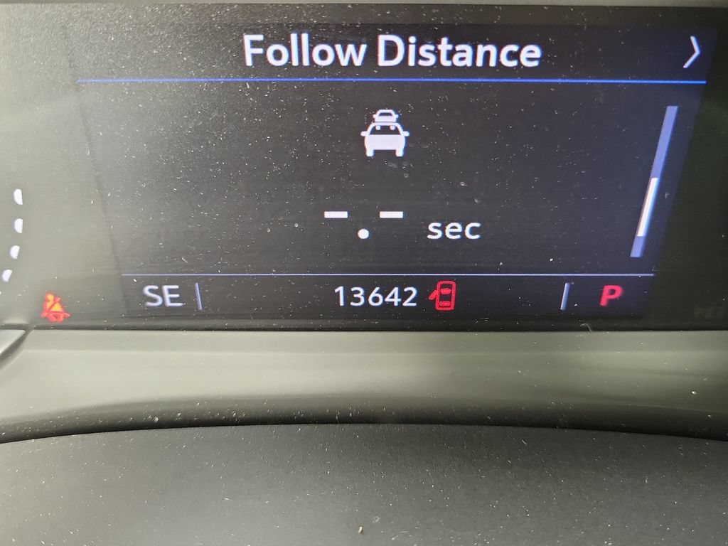 Certified 2024 Cadillac XT6 Luxury w/ LPO, Floor Liner Package FWD image 25