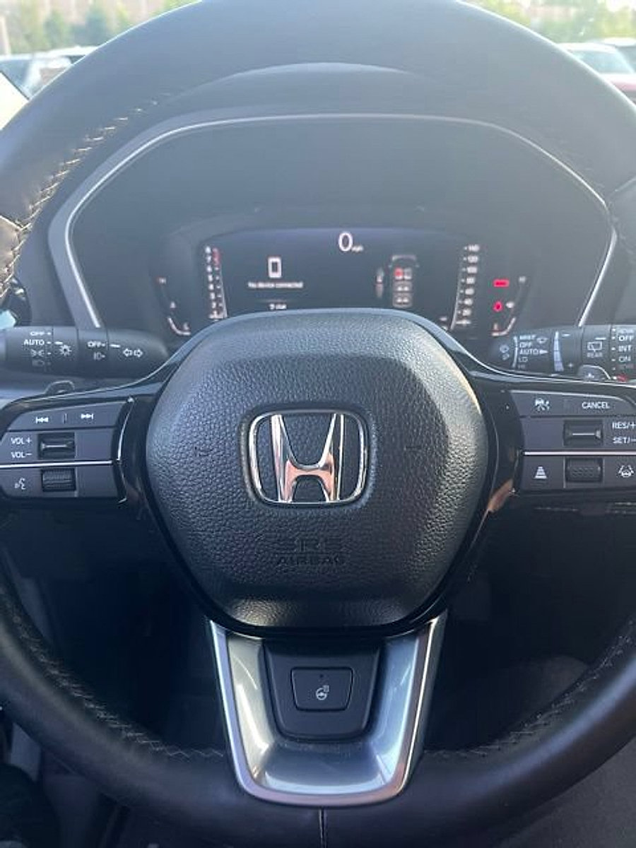 Used 2025 Honda Pilot Elite image 16