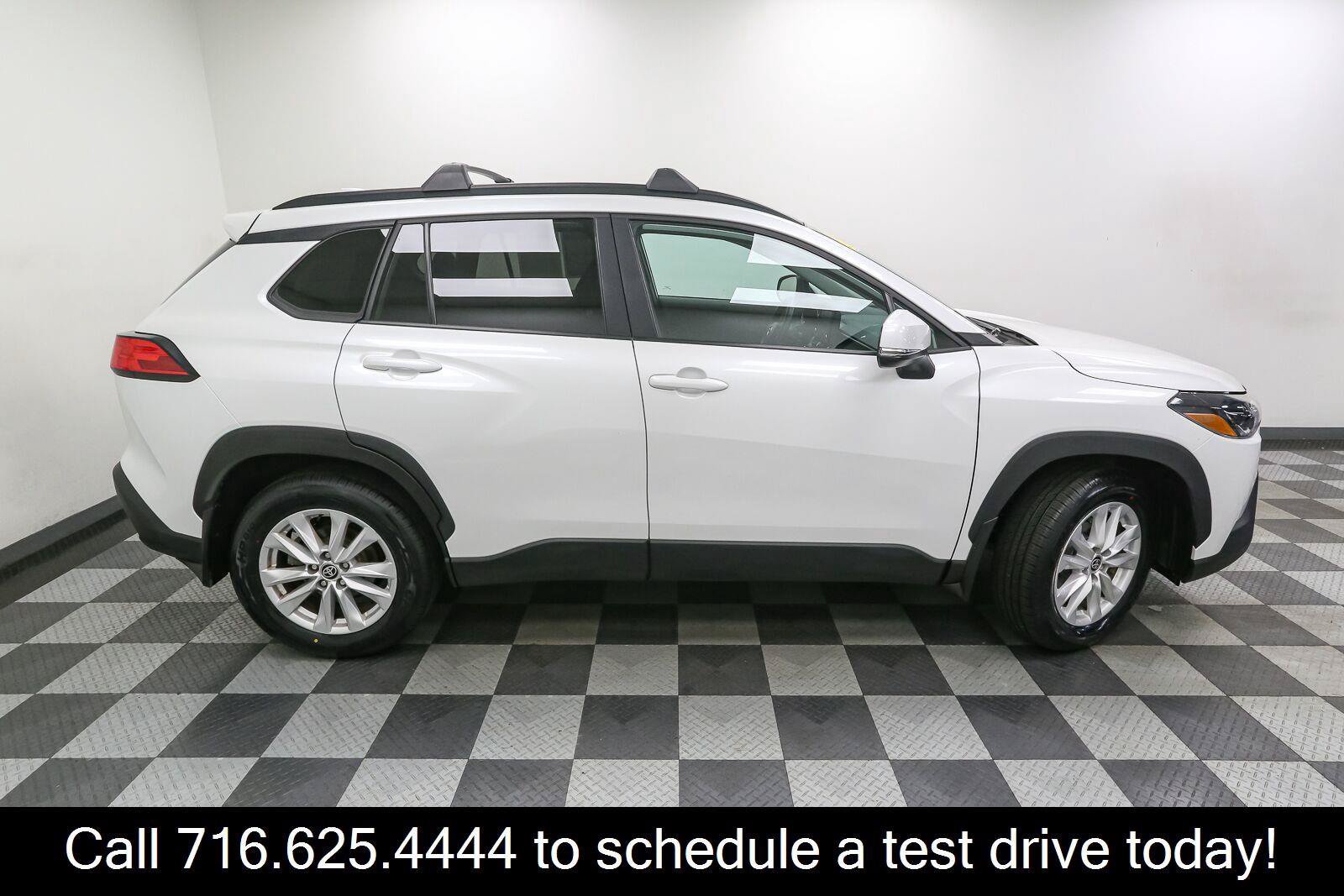 Used 2022 Toyota Corolla Cross LE w/ Moonroof Package AWD/4WD image 8