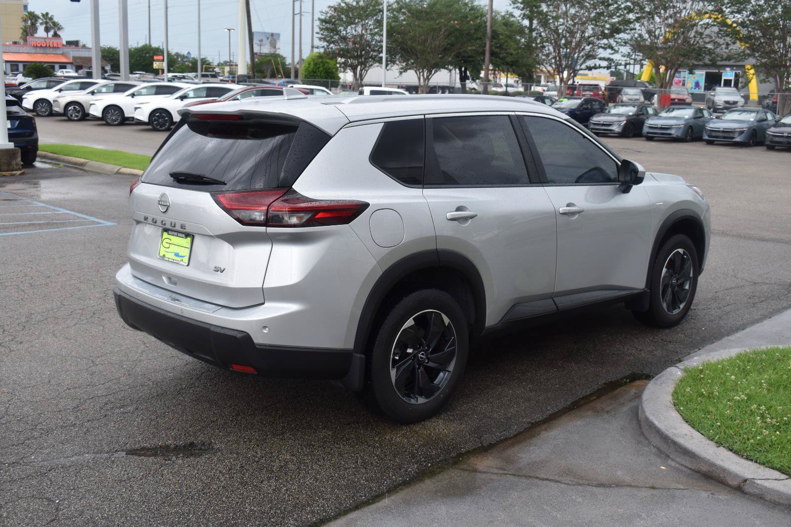 Certified 2024 Nissan Rogue SV w/ SV Premium Package FWD image 11