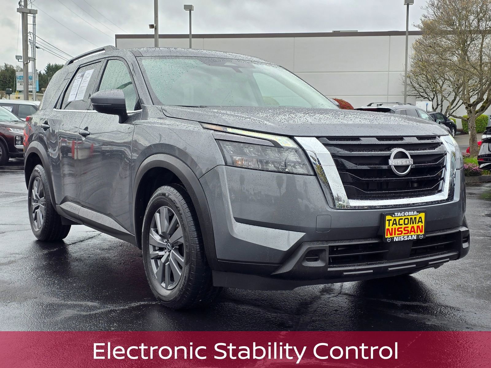 Used 2024 Nissan Pathfinder SV image 8