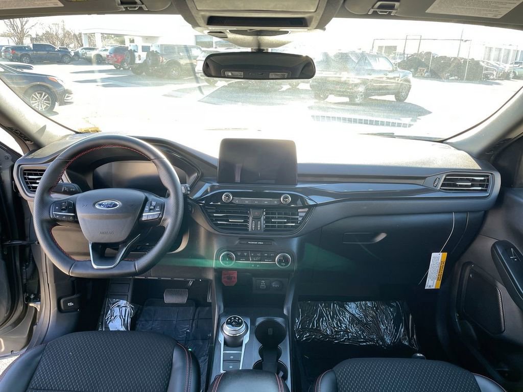 Used 2025 Ford Escape ST-Line w/ Equipment Group 301A image 23