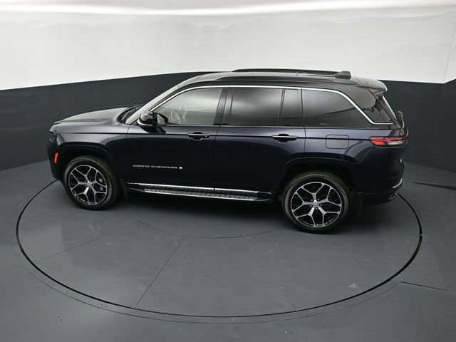 Used 2024 Jeep Grand Cherokee Summit AWD/4WD image 15
