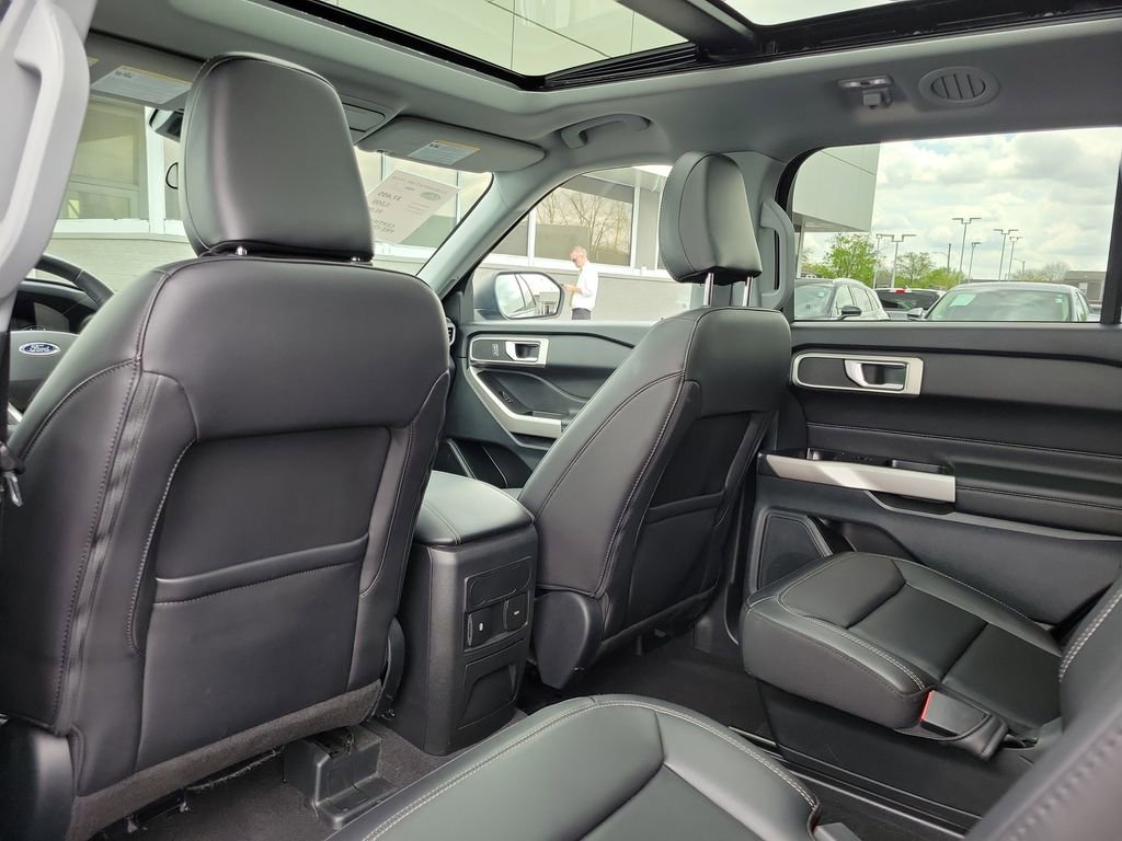 Certified 2023 Ford Explorer XLT w/ Equipment Group 202A image 15